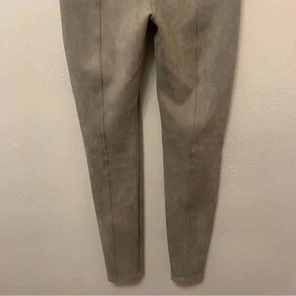 Spanx Faux Suede Leggings in Camel Size Medium - Picture 10 of 13